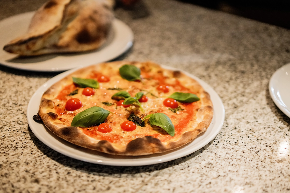 Pizza Margherita, Pizzeria Giardino, Kloten, achesa Group