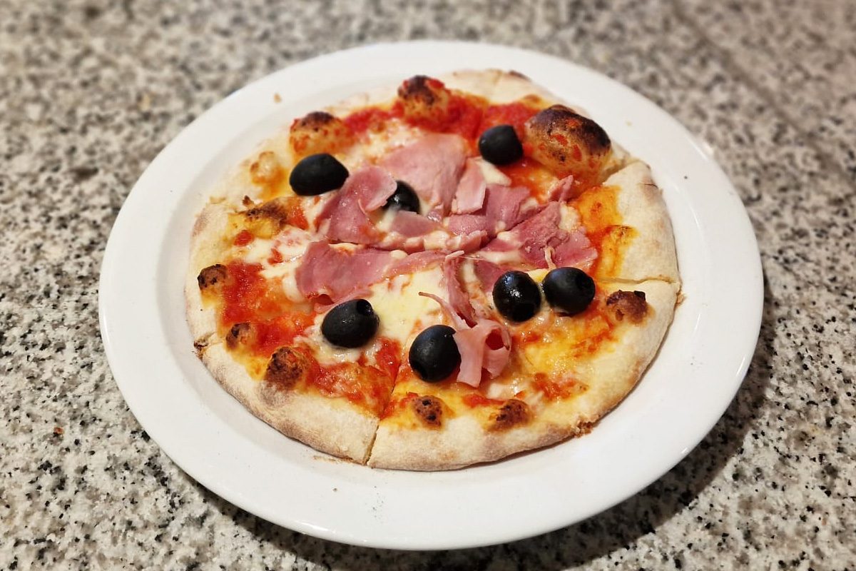 Kinder backen Pizza, Pizzeria Giardino, Kloten, achesa Group